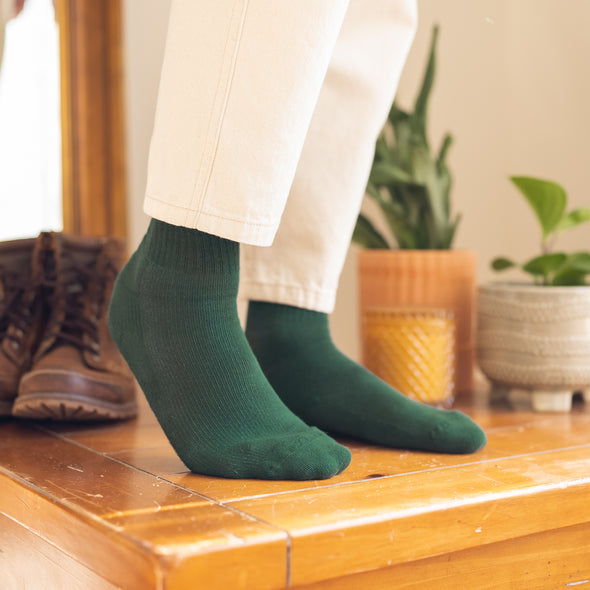 SILVER SOLID RIBBED SOCKS | FOREST GREEN