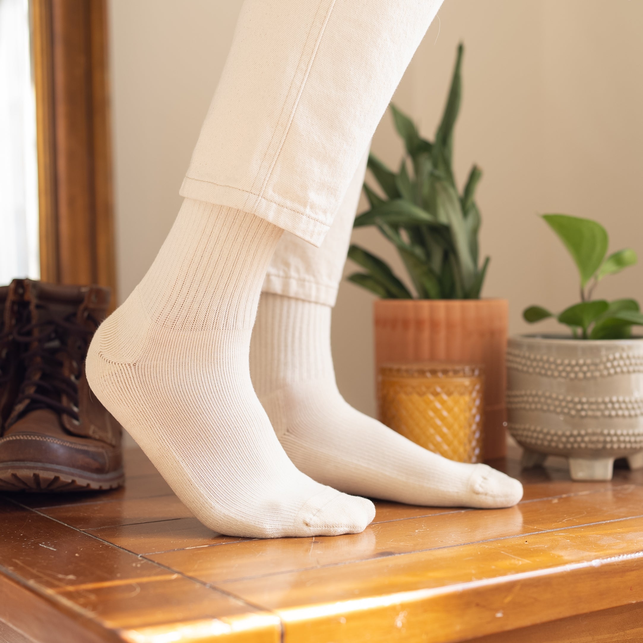 SILVER SOLID RIBBED SOCKS